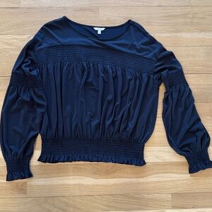 EUC Joie Navy Top with Gathering details